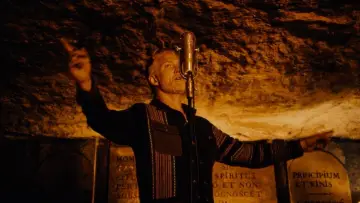 Backdrop to the movie "Queens of the Stone Age: Alive in the Catacombs" #940693