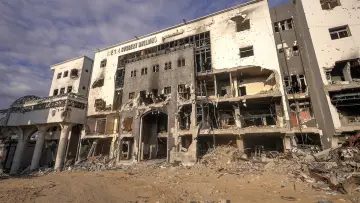Backdrop to the movie "Gaza: Doctors Under Attack" #1184922
