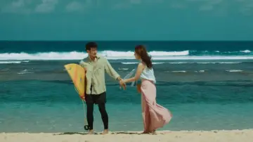 Backdrop to the movie "Paris in Bali" #1184898