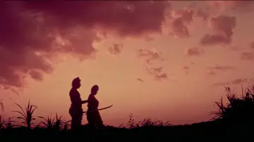 Backdrop to the movie "Oru Vadakkan Veeragatha" #1163099