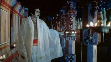 Backdrop to the movie "Oru Vadakkan Veeragatha" #1163100