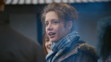 Backdrop to the movie "Blue Is the Warmest Color" #240770
