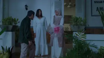 Backdrop to the movie "Lebih Dari Selamanya" #700927