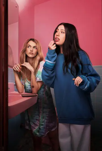 Poster to the movie "Roommates" #830430