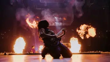 Backdrop to the movie "Billie Eilish - Hit Me Hard and Soft: The Tour (Live in 3D)" #1180313
