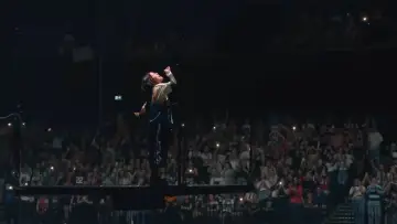 Backdrop to the movie "Billie Eilish - Hit Me Hard and Soft: The Tour (Live in 3D)" #779826