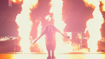 Backdrop to the movie "Billie Eilish - Hit Me Hard and Soft: The Tour (Live in 3D)" #816339