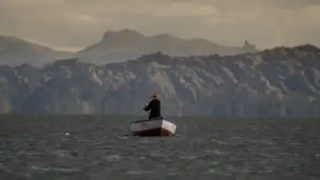 Backdrop to the movie "Uyariy" #1139760