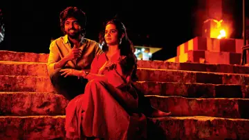 Backdrop to the movie "Happy Raj" #766539