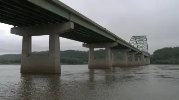 Backdrop to the movie "Eight Bridges" #793118