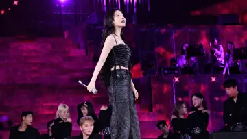 Backdrop to the movie "2024 IU HEREH WORLD TOUR CONCERT ENCORE：THE WINNING" #703245