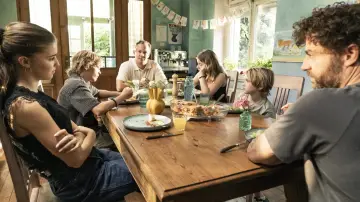 Backdrop to the movie "Louma - Familie ist kein Kinderspiel" #770232
