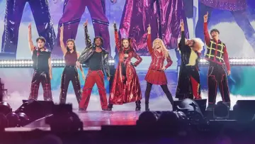 Backdrop to the movie "Descendants/ZOMBIES Worlds Collide - Concert Special" #1164663