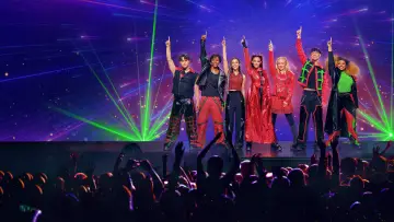 Backdrop to the movie "Descendants/ZOMBIES Worlds Collide - Concert Special" #921577