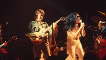 Backdrop to the movie "Power to the People: John & Yoko Live in NYC" #819293