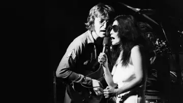 Backdrop to the movie "Power to the People: John & Yoko Live in NYC" #819294