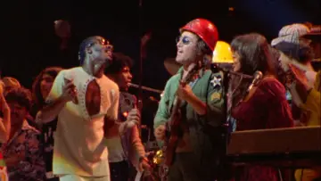 Backdrop to the movie "Power to the People: John & Yoko Live in NYC" #819295