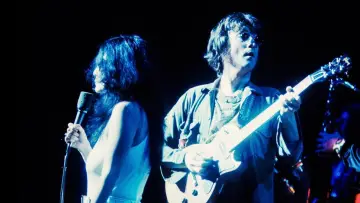 Backdrop to the movie "Power to the People: John & Yoko Live in NYC" #819297