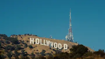 Backdrop to the movie "Angels Near Death" #1195902