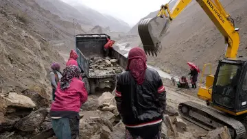 Backdrop to the movie "Himalayan Road: A New Frontier" #1298911