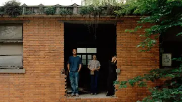 Backdrop to the movie "Mothertongue" #849986