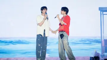 Backdrop to the movie "j-hope Tour 