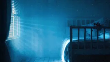 Backdrop to the movie "While They Were Sleeping" #1190860