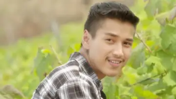Backdrop to the movie "Kiss Like Wine" #969914