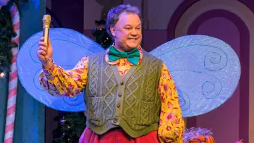 Backdrop to the movie "CBeebies Panto: Cinderella" #866043