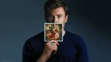 Backdrop to the movie "Chris Hemsworth: A Road Trip to Remember" #625395