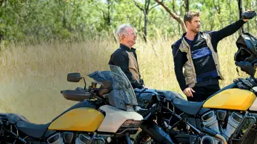 Backdrop to the movie "Chris Hemsworth: A Road Trip to Remember" #625397
