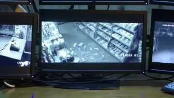 Backdrop to the movie "The Convenience Store" #1298809