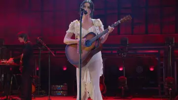 Backdrop to the movie "Apple Music Live: Gracie Abrams" #923896