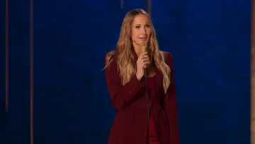 Backdrop to the movie "Nikki Glaser: Good Girl" #818502