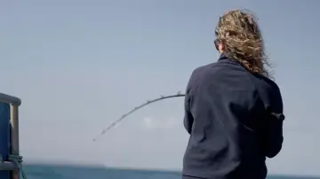 Backdrop to the movie "She Fishes" #971422