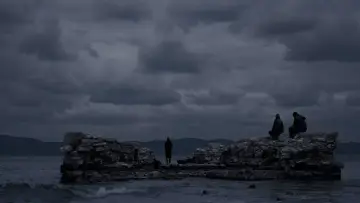 Backdrop to the movie "Winter Sea" #857643