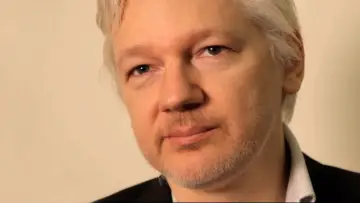 Backdrop to the movie "Julian Assange: Silenced" #1191838