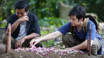 Backdrop to the movie "Sebelum Dijemput Nenek" #541024