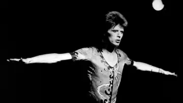 Backdrop to the movie "Bowie: The Final Act" #597957