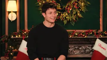 Backdrop to the movie "Matt Rife: Unwrapped - A Christmas Crowd Work Special" #690976