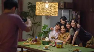 Backdrop to the movie "Yang Lain Boleh Hilang Asal Kau Jangan" #818587