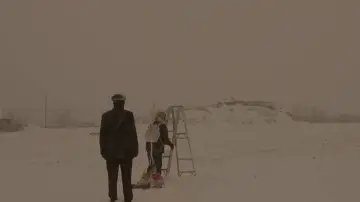 Backdrop to the movie "Le Parachute" #782647