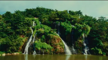 Backdrop to the movie "Distant Memories" #574598