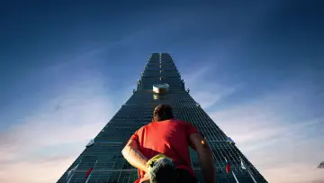 Backdrop to the movie "Skyscraper Live" #518937