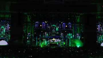 Backdrop to the movie "Jean-Michel Jarre Live in Sevilla" #932271