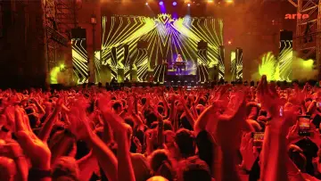 Backdrop to the movie "Jean-Michel Jarre Live in Sevilla" #932272
