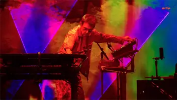 Backdrop to the movie "Jean-Michel Jarre Live in Sevilla" #932279