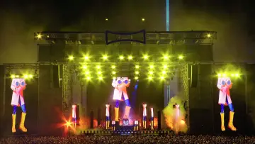 Backdrop to the movie "Jean-Michel Jarre Live in Sevilla" #932288