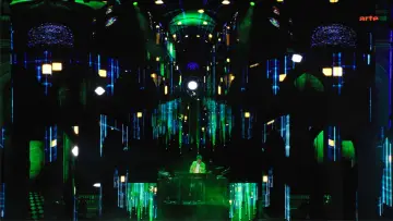 Backdrop to the movie "Jean-Michel Jarre Live in Sevilla" #932290