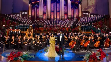Backdrop to the movie "Hope of the Season: Christmas with The Tabernacle Choir" #1636710